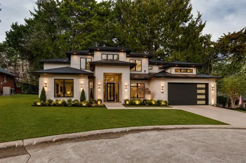 807 Laurel Hills Court
