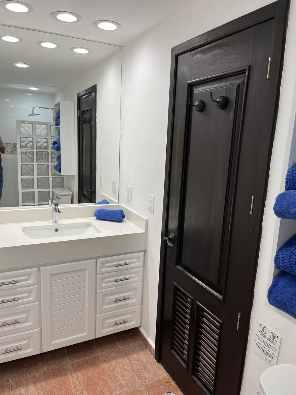 9 Royal Palms Playa del Carmen, TX 77710