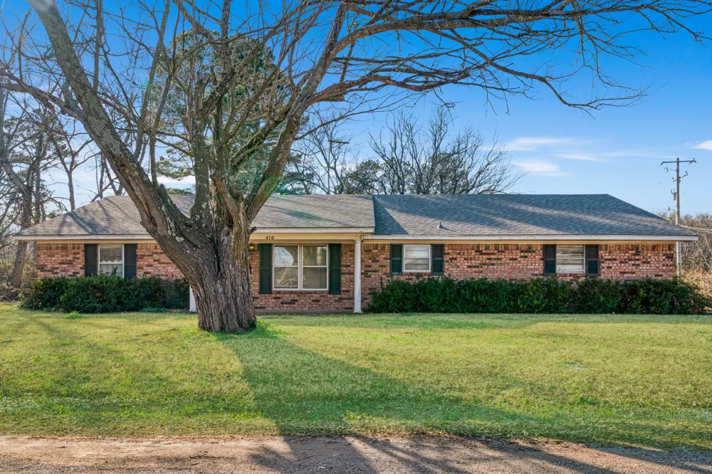 410 S Bois Darc Street Blossom, TX 75416