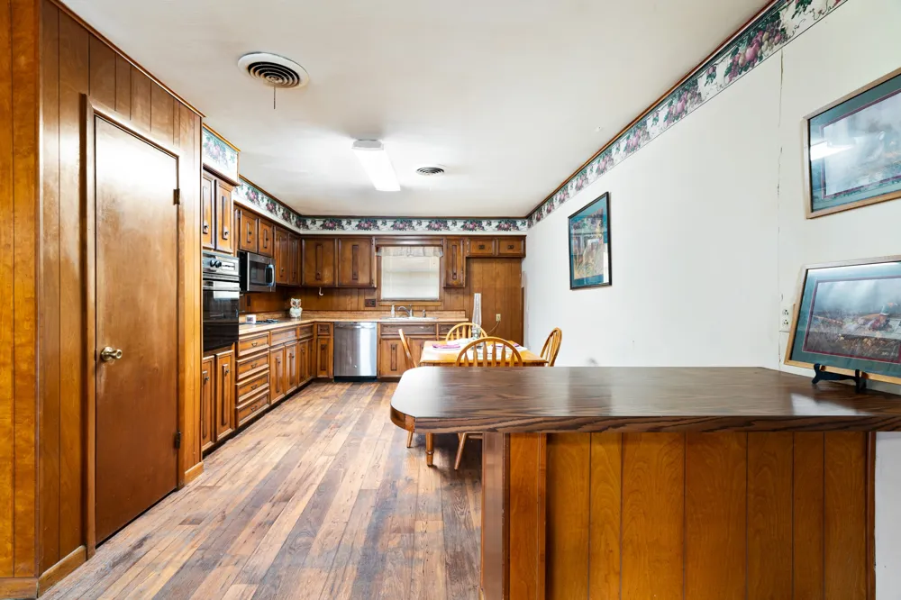 410 S Bois Darc Street Blossom, TX 75416