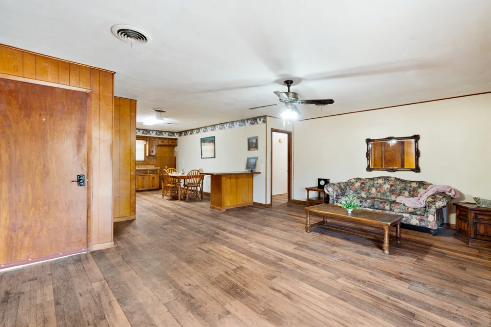 410 S Bois Darc Street Blossom, TX 75416