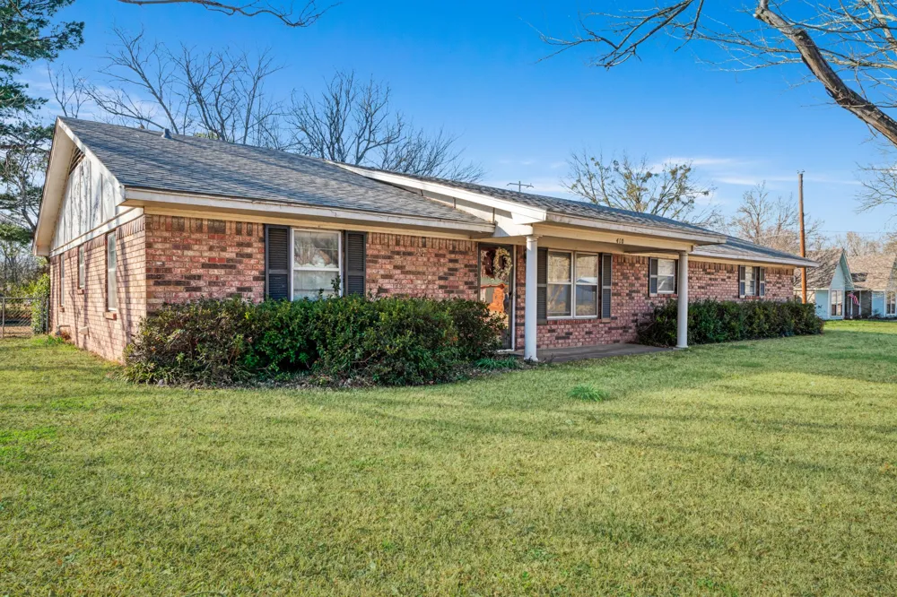 410 S Bois Darc Street Blossom, TX 75416