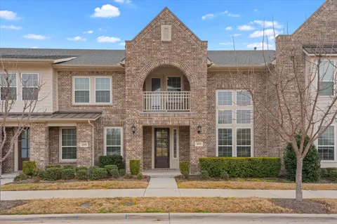 4870 Woodruff Way