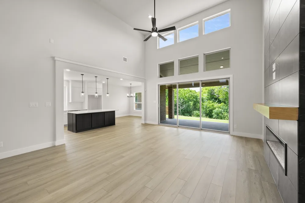 513 S Hidden Lakes Drive DeSoto, TX 75115