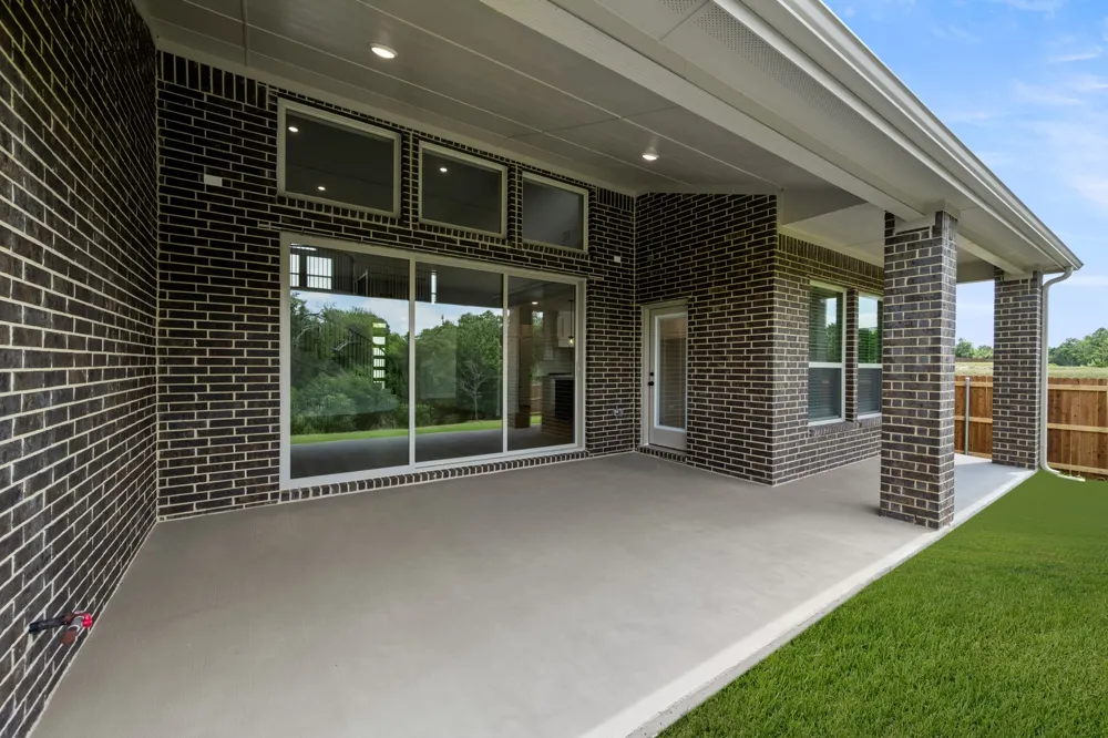 513 S Hidden Lakes Drive DeSoto, TX 75115
