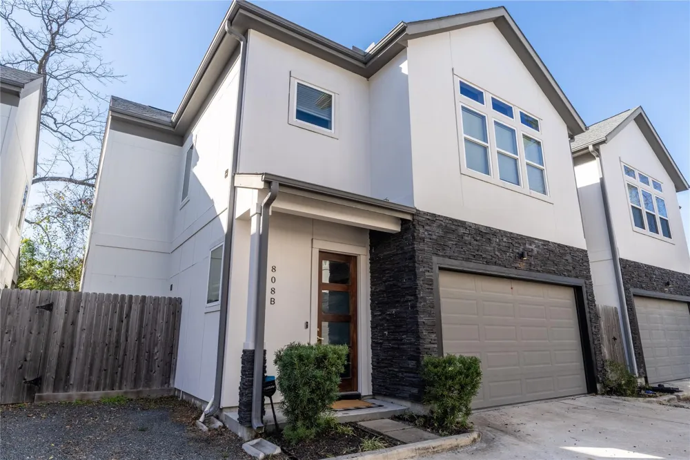 808 Woodcrest Drive #B