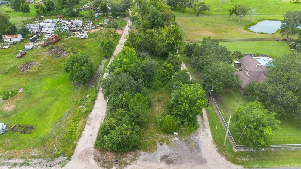 15601 Fir Road Santa Fe, TX 77517