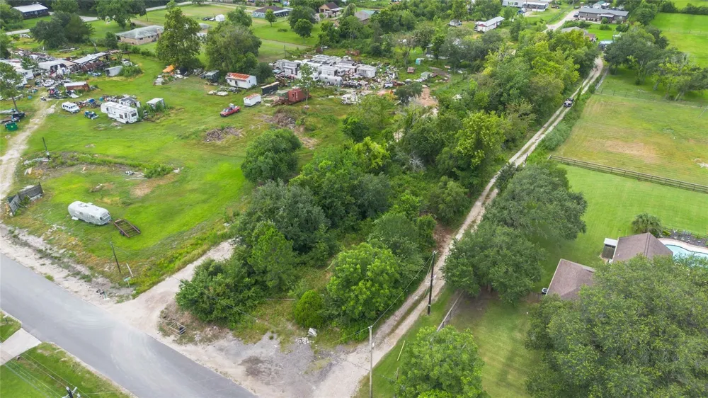 15601 Fir Road Santa Fe, TX 77517