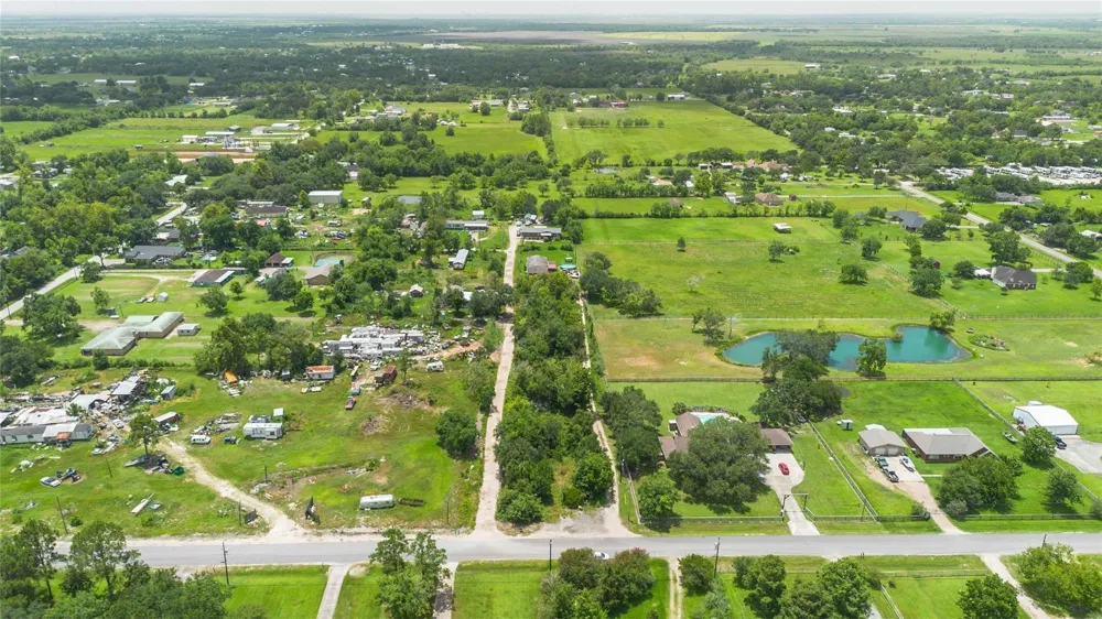 15601 Fir Road Santa Fe, TX 77517