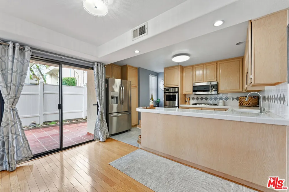 265 W California Boulevard #1 Pasadena, CA 91105