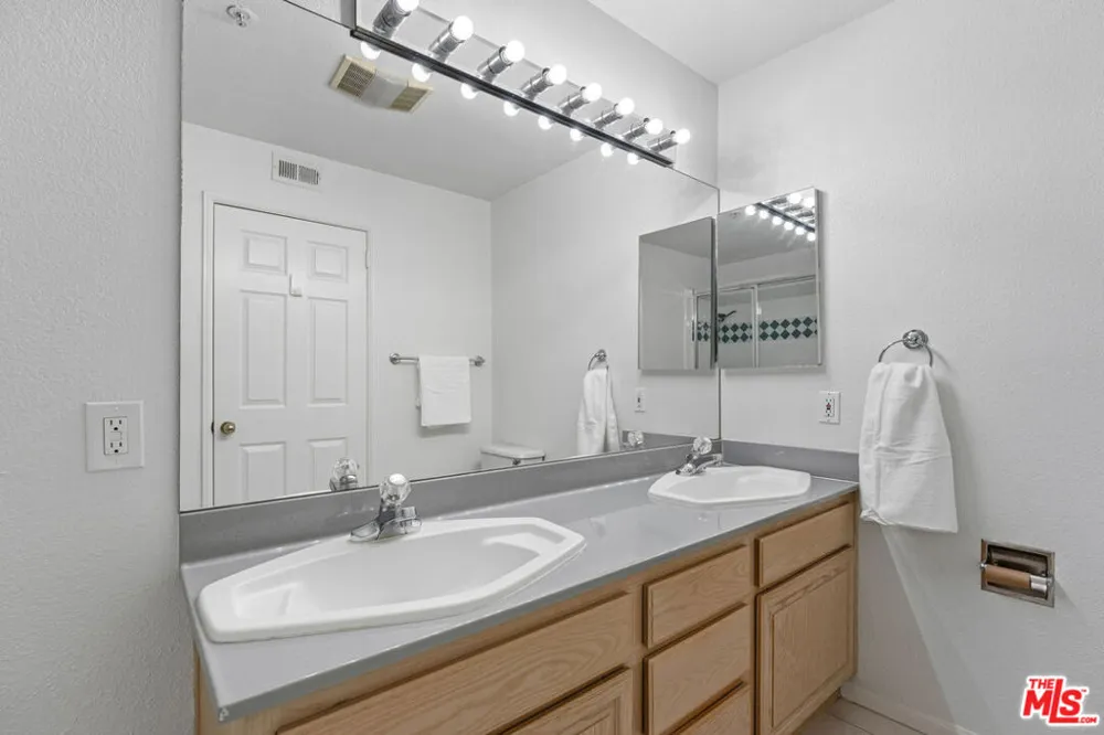 265 W California Boulevard #1 Pasadena, CA 91105