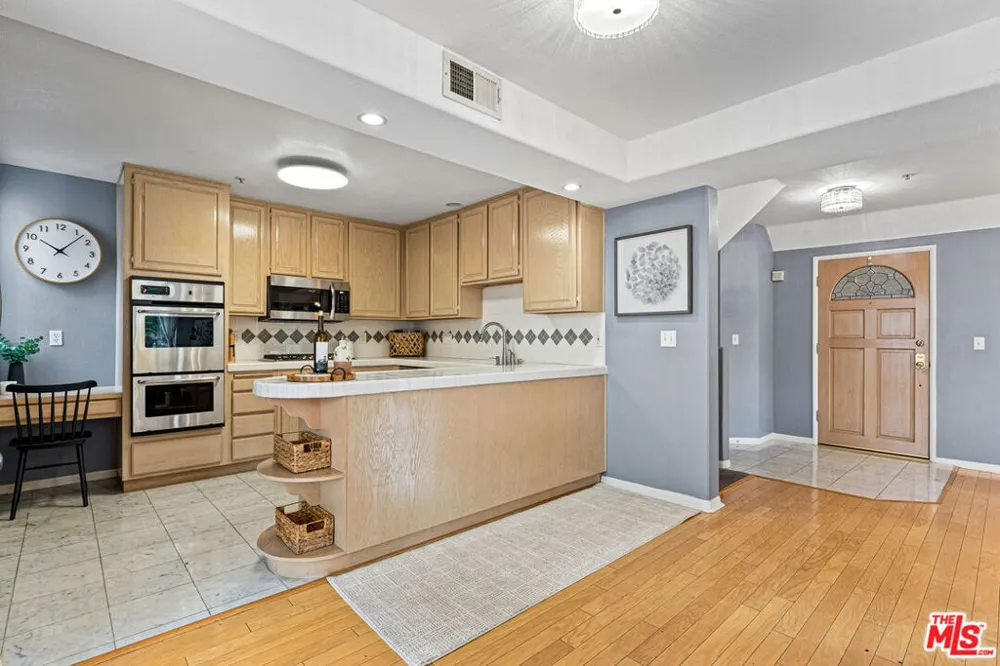 265 W California Boulevard #1 Pasadena, CA 91105