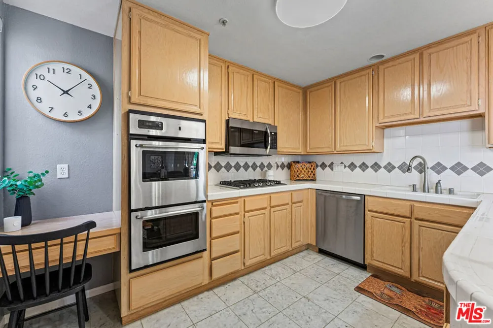 265 W California Boulevard #1 Pasadena, CA 91105