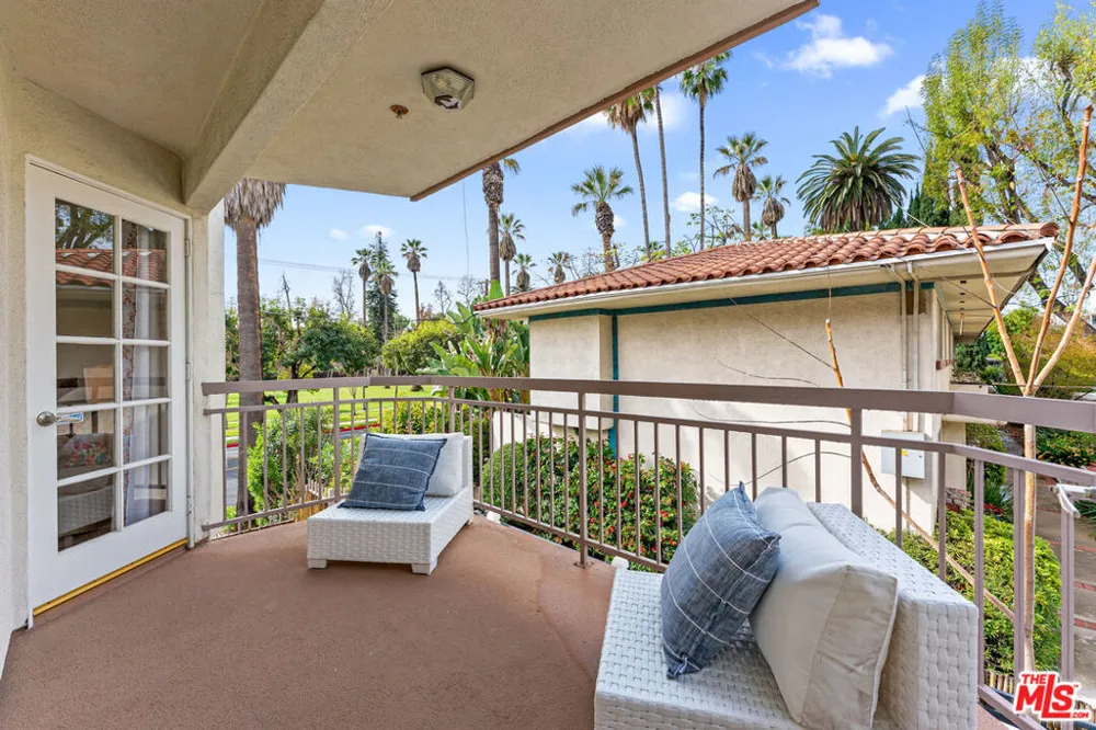 265 W California Boulevard #1 Pasadena, CA 91105