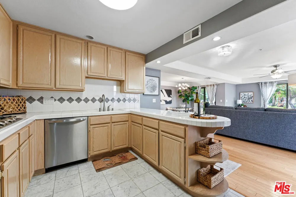 265 W California Boulevard #1 Pasadena, CA 91105