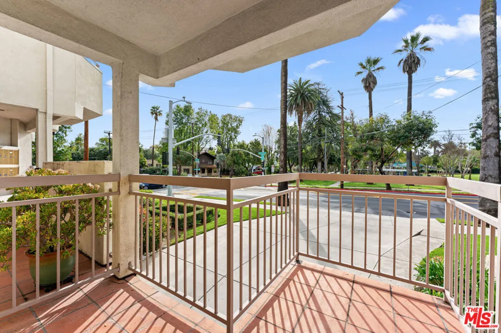 265 W California Boulevard #1 Pasadena, CA 91105