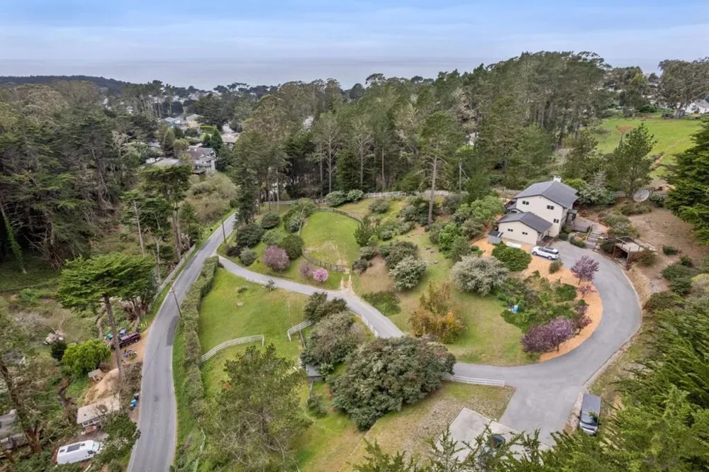 1790 Sunshine Valley Road Moss Beach, CA 94038