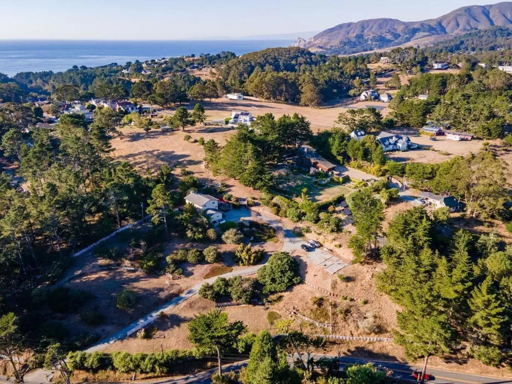 1790 Sunshine Valley Road Moss Beach, CA 94038