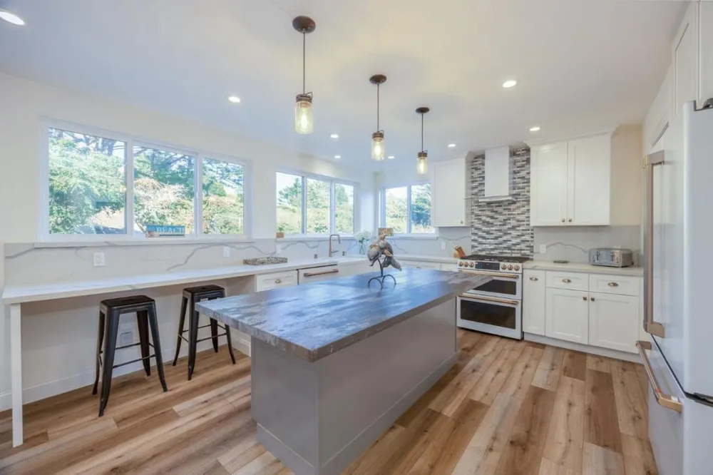 1790 Sunshine Valley Road Moss Beach, CA 94038
