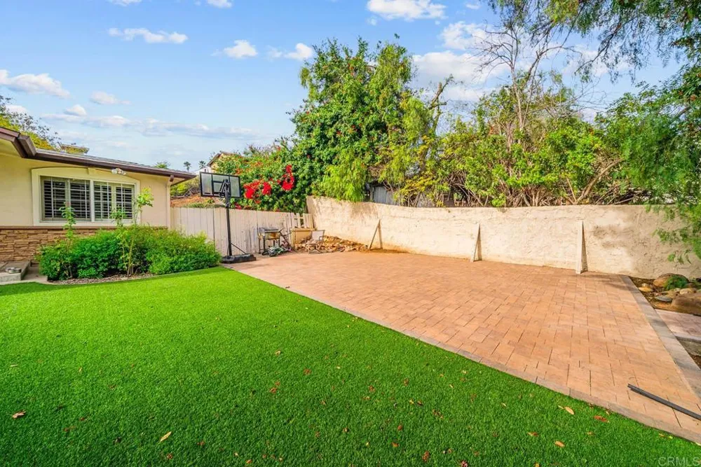 10820 Dutton Drive La Mesa, CA 91941