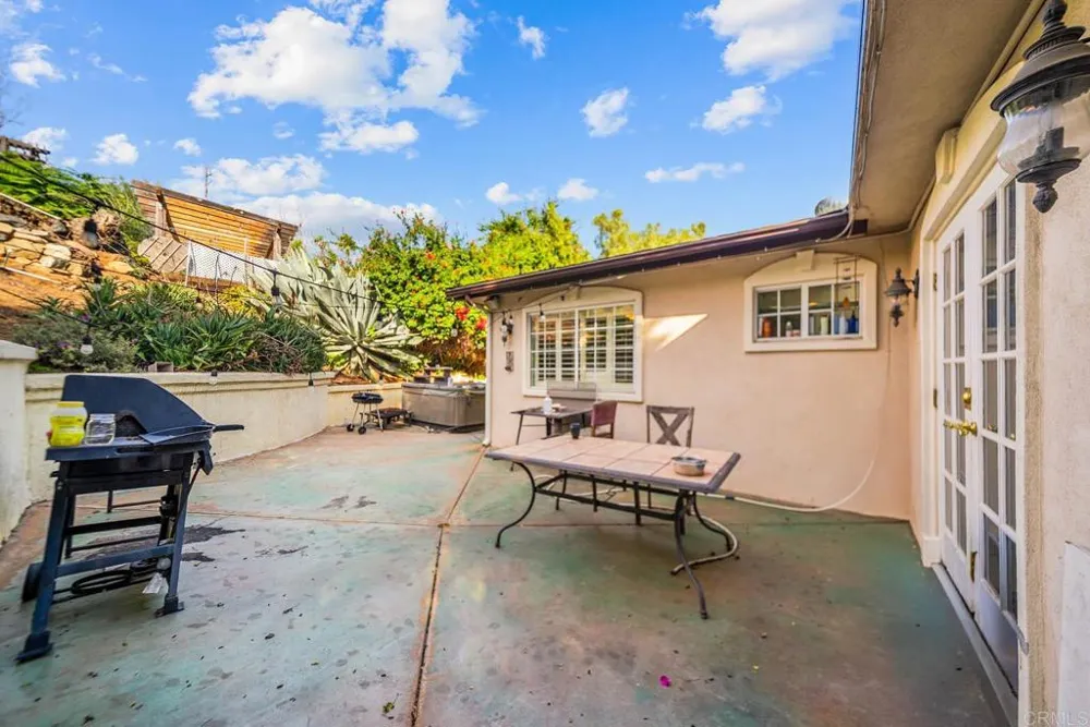 10820 Dutton Drive La Mesa, CA 91941
