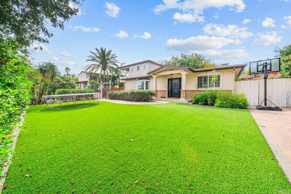 10820 Dutton Drive La Mesa, CA 91941