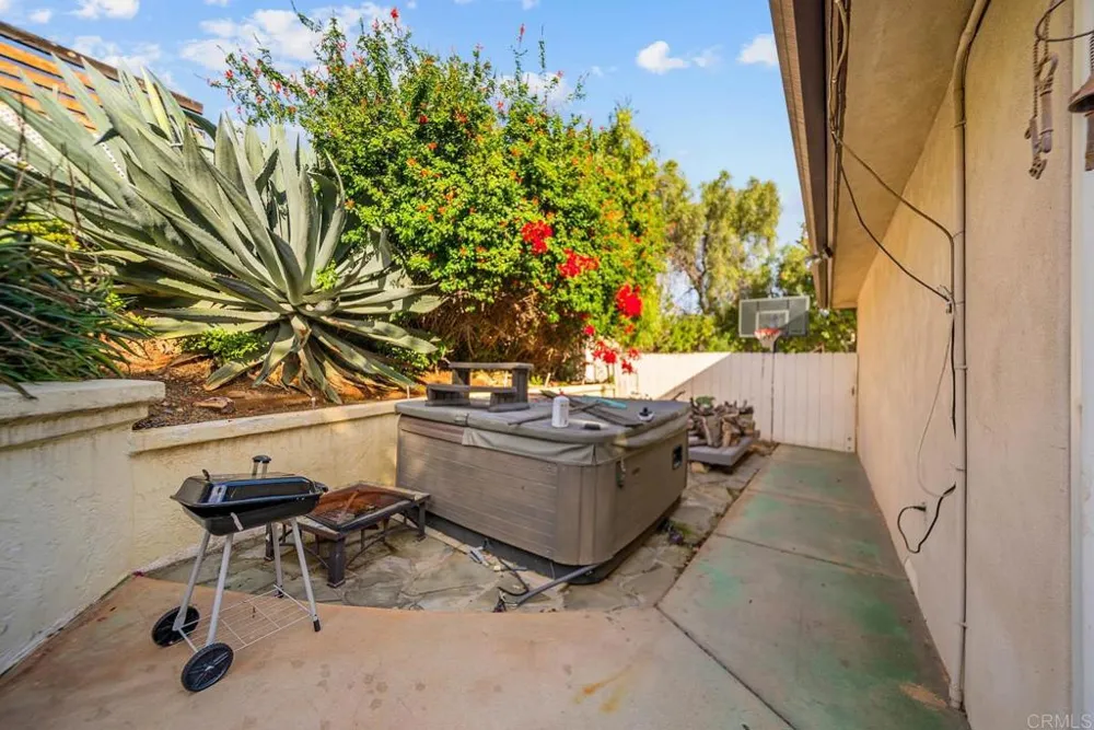 10820 Dutton Drive La Mesa, CA 91941