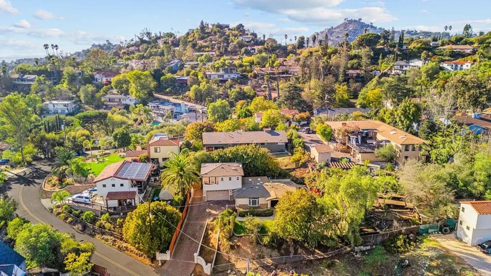10820 Dutton Drive La Mesa, CA 91941