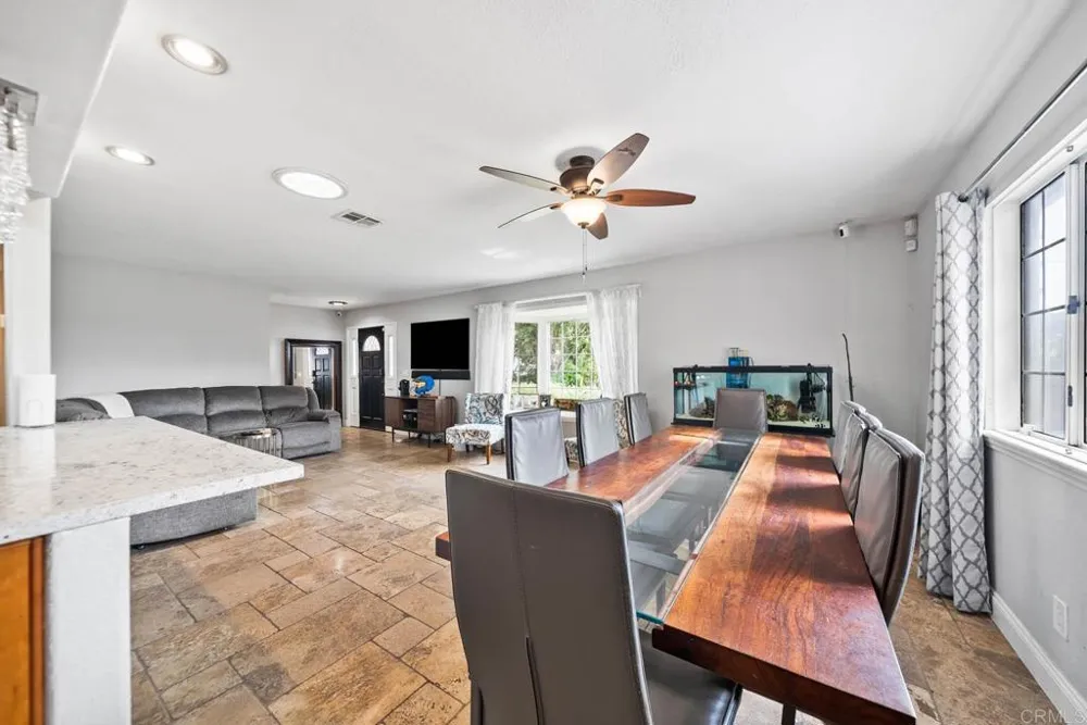 10820 Dutton Drive La Mesa, CA 91941