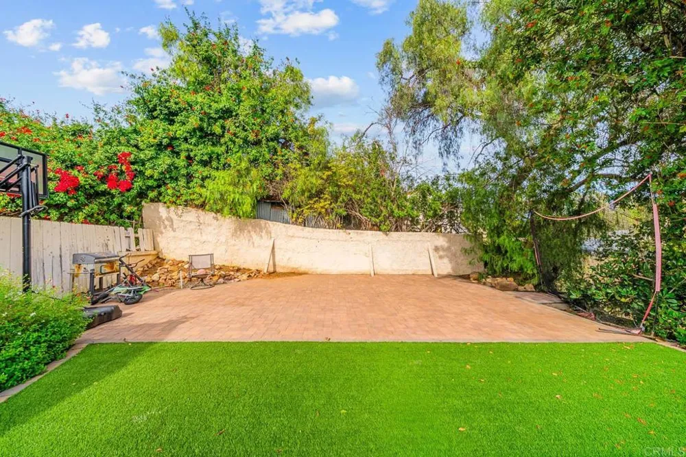 10820 Dutton Drive La Mesa, CA 91941
