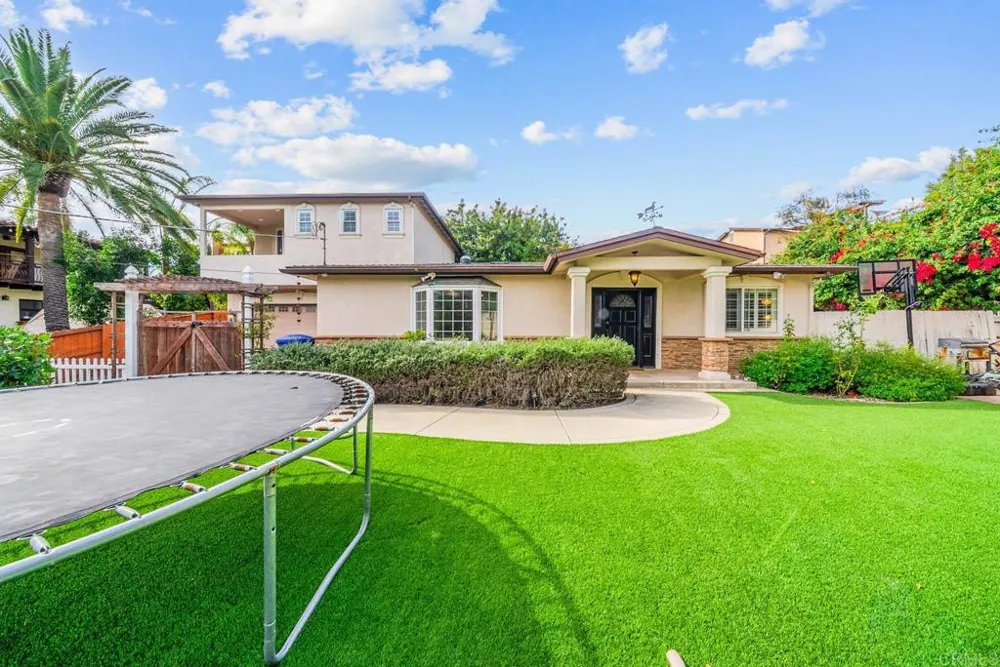 10820 Dutton Drive La Mesa, CA 91941