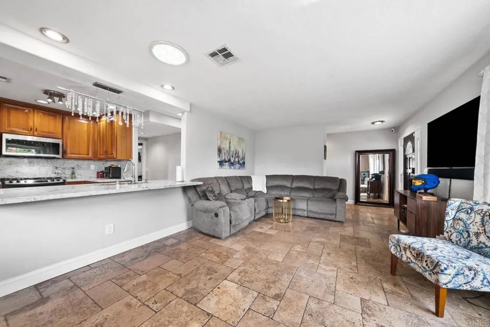 10820 Dutton Drive La Mesa, CA 91941
