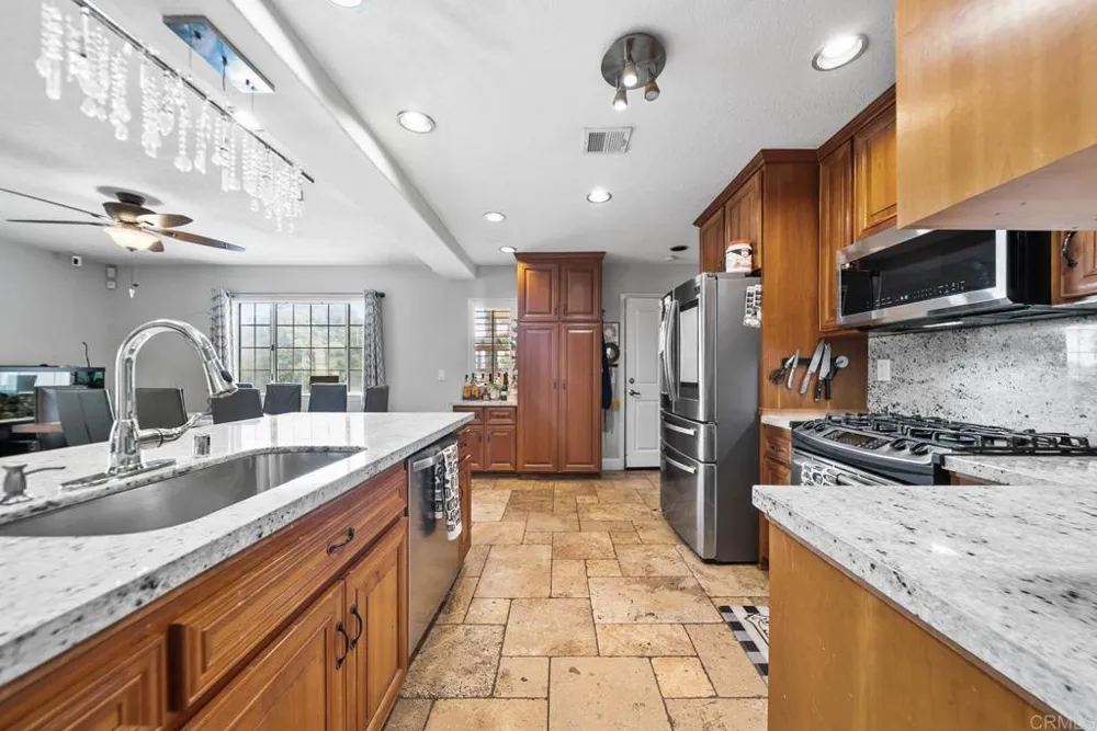 10820 Dutton Drive La Mesa, CA 91941