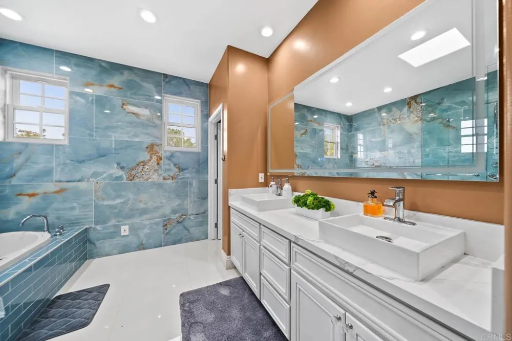 10820 Dutton Drive La Mesa, CA 91941