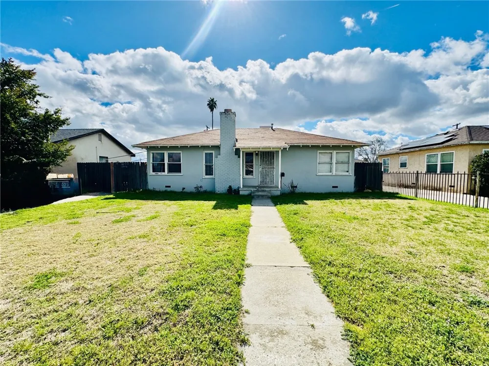 1807 Shamrock Bakersfield, CA 93304