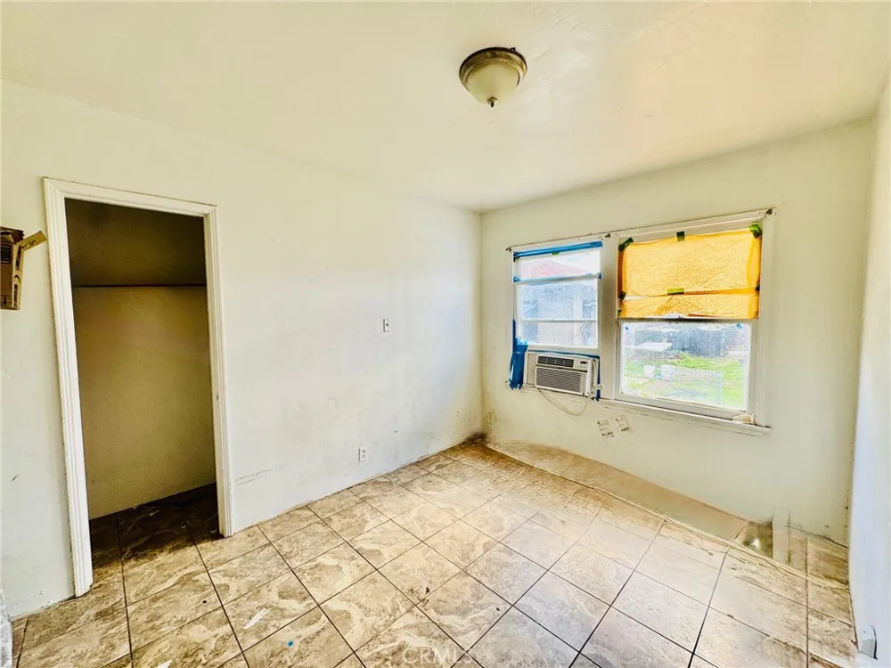 1807 Shamrock Bakersfield, CA 93304