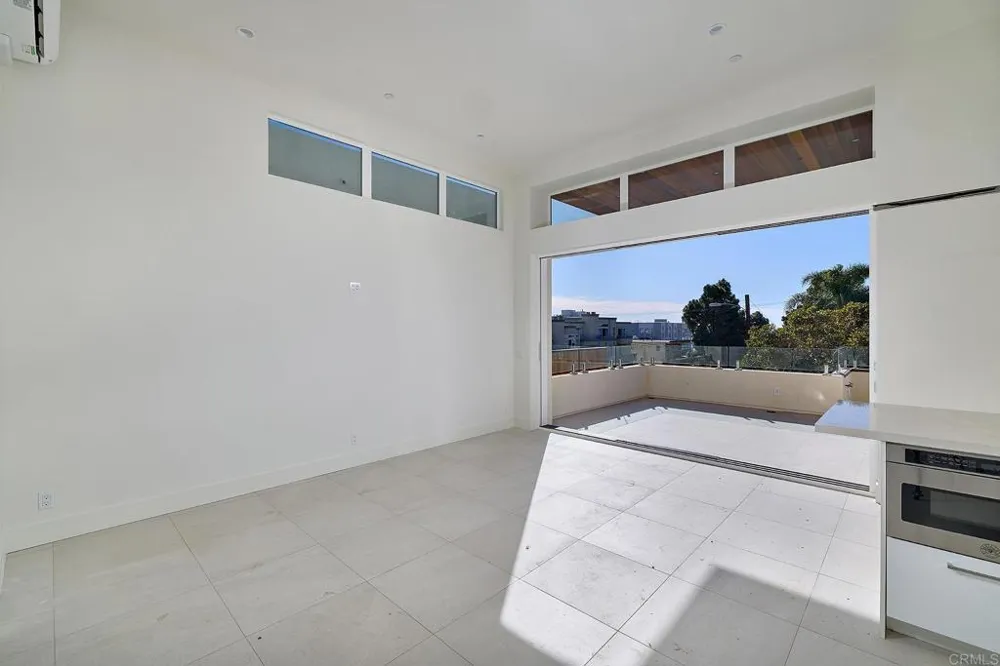 3903 Haines San Diego, CA 92109