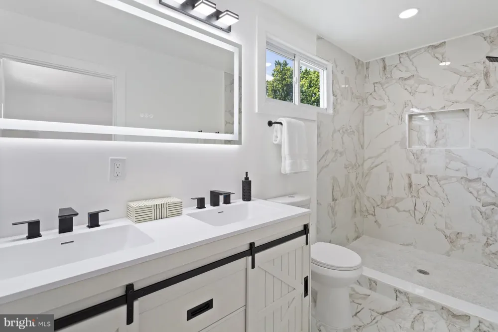 3802 37TH PLACE Brentwood, MD 20722