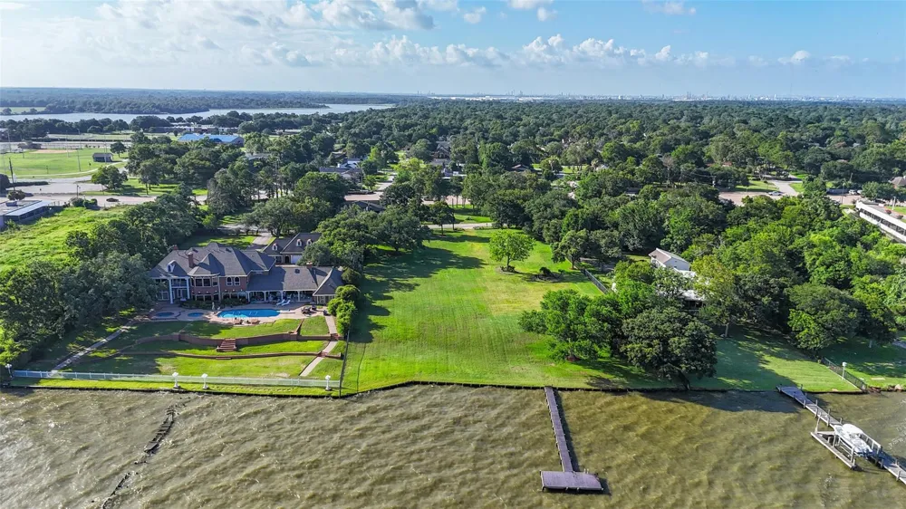 105 Mockingbird Lane Seabrook, TX 77586