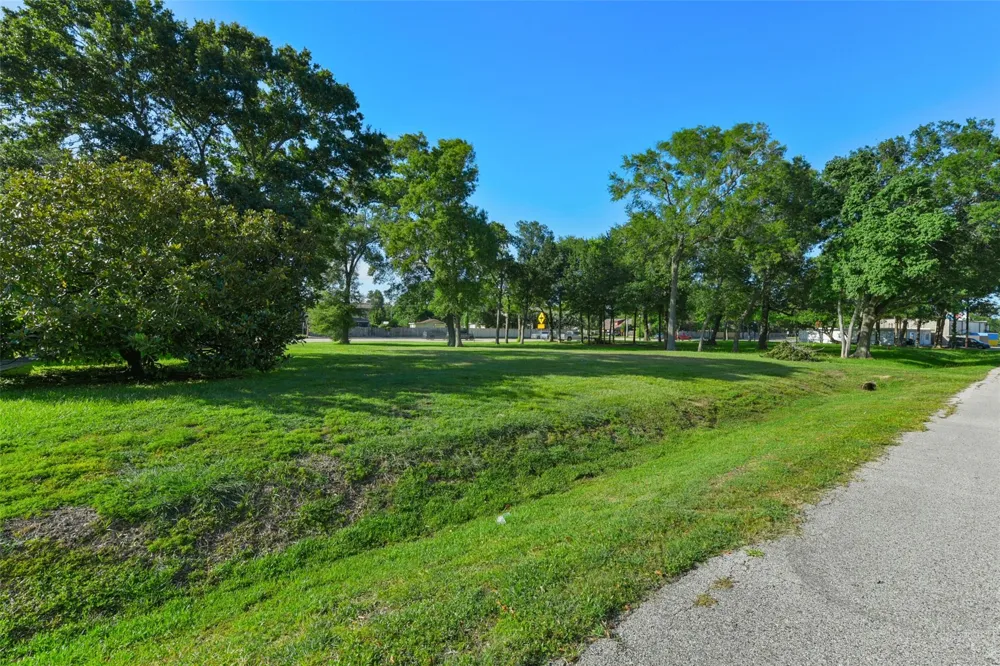 105 Mockingbird Lane Seabrook, TX 77586