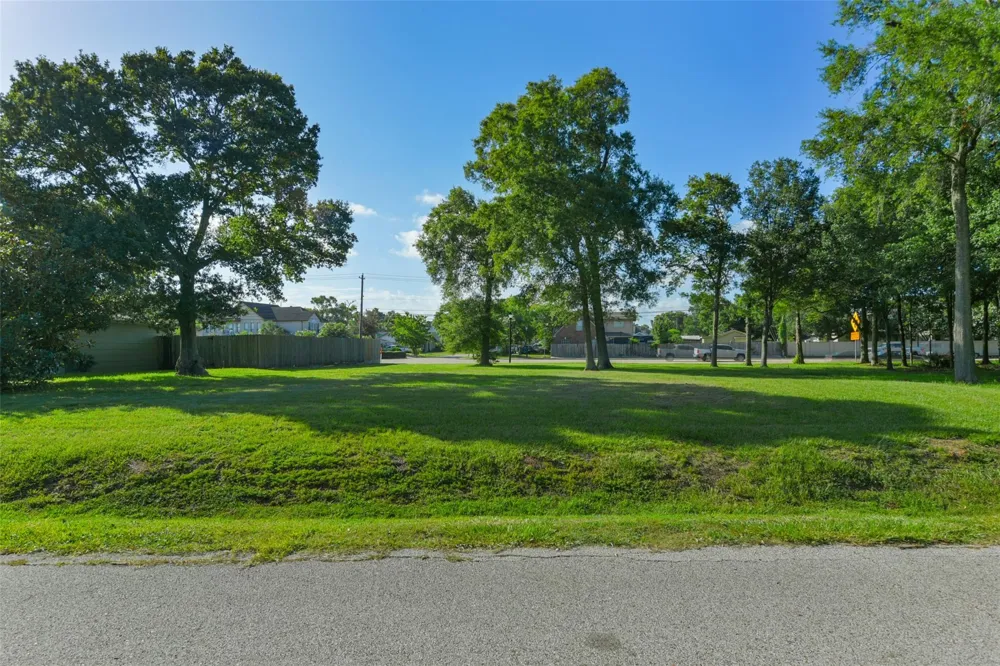 105 Mockingbird Lane Seabrook, TX 77586