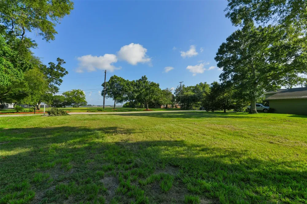 105 Mockingbird Lane Seabrook, TX 77586
