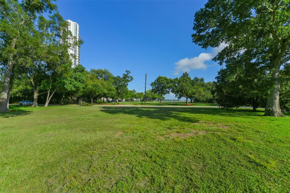 105 Mockingbird Lane Seabrook, TX 77586