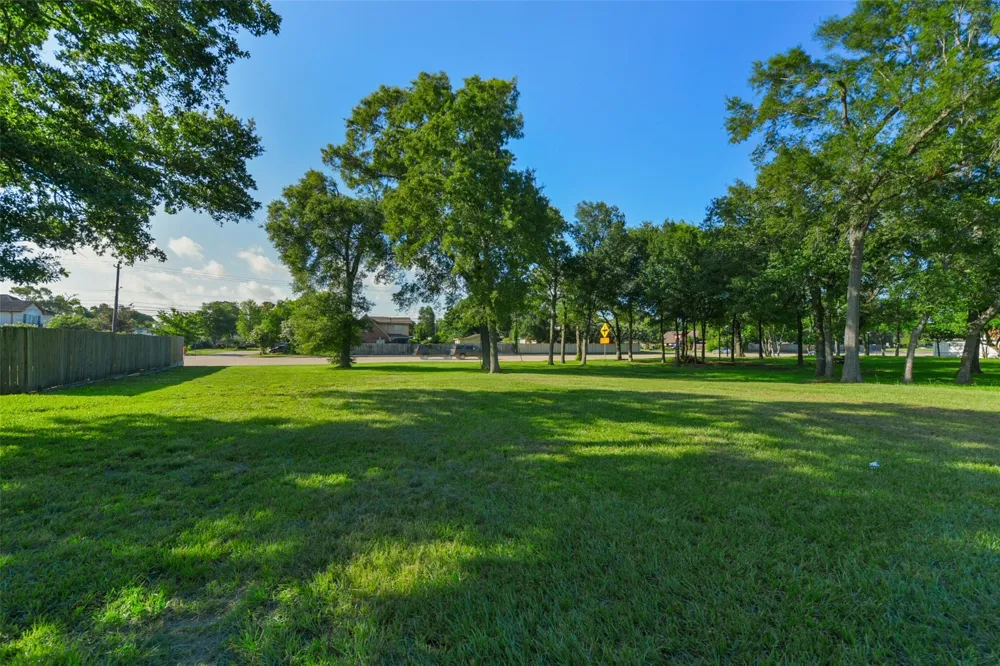 105 Mockingbird Lane Seabrook, TX 77586