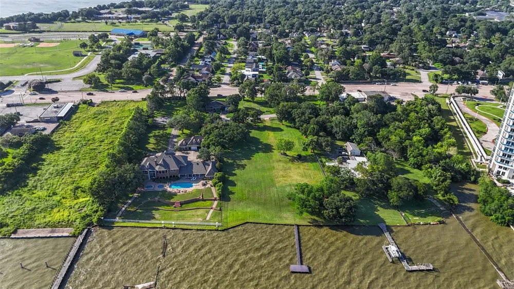105 Mockingbird Lane Seabrook, TX 77586