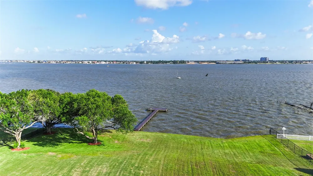 105 Mockingbird Lane Seabrook, TX 77586