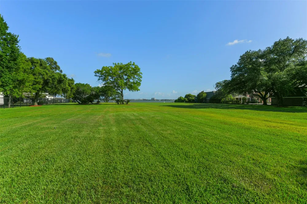 105 Mockingbird Lane Seabrook, TX 77586