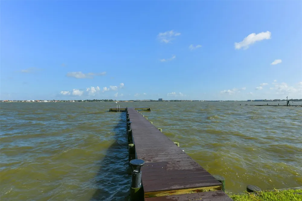105 Mockingbird Lane Seabrook, TX 77586