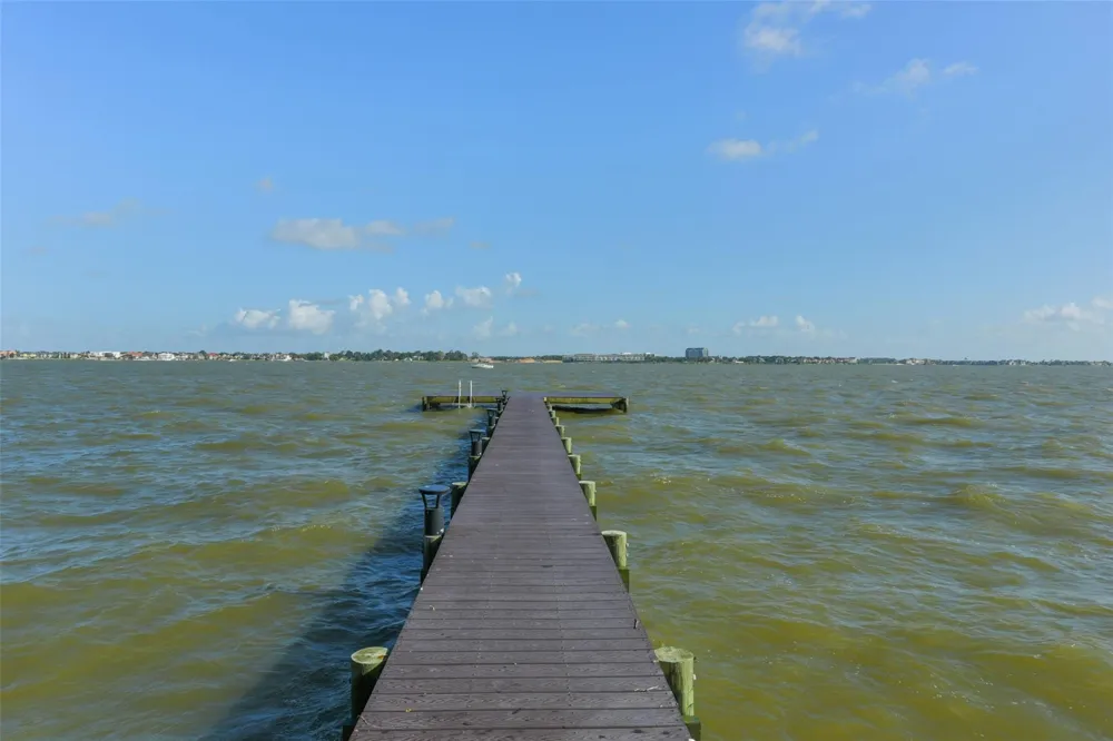 105 Mockingbird Lane Seabrook, TX 77586