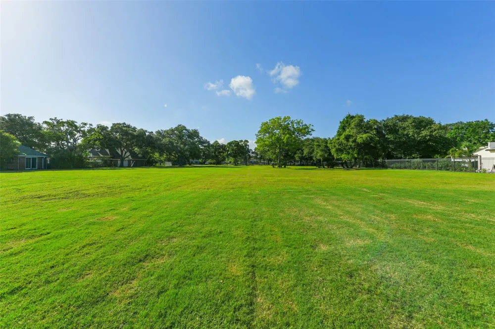 105 Mockingbird Lane Seabrook, TX 77586